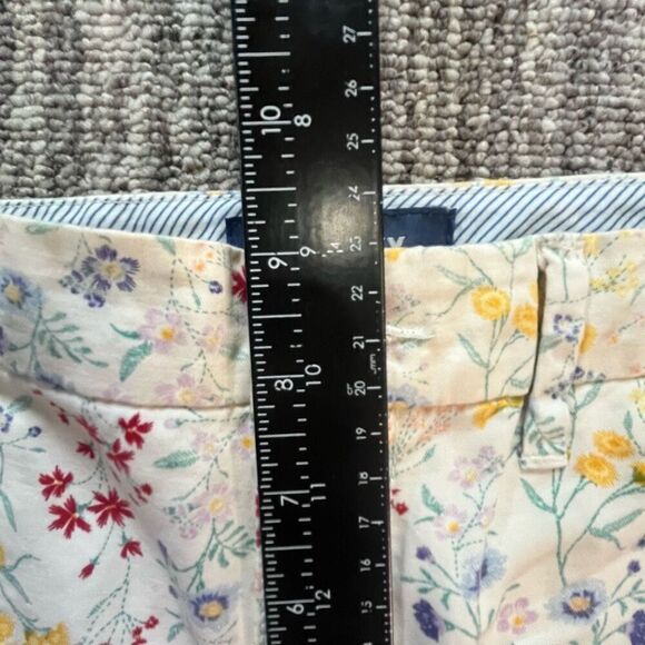Old Navy Women’s Size 0 Everyday Chino Shorts White Multicolor Floral Cotton - Picture 7 of 8